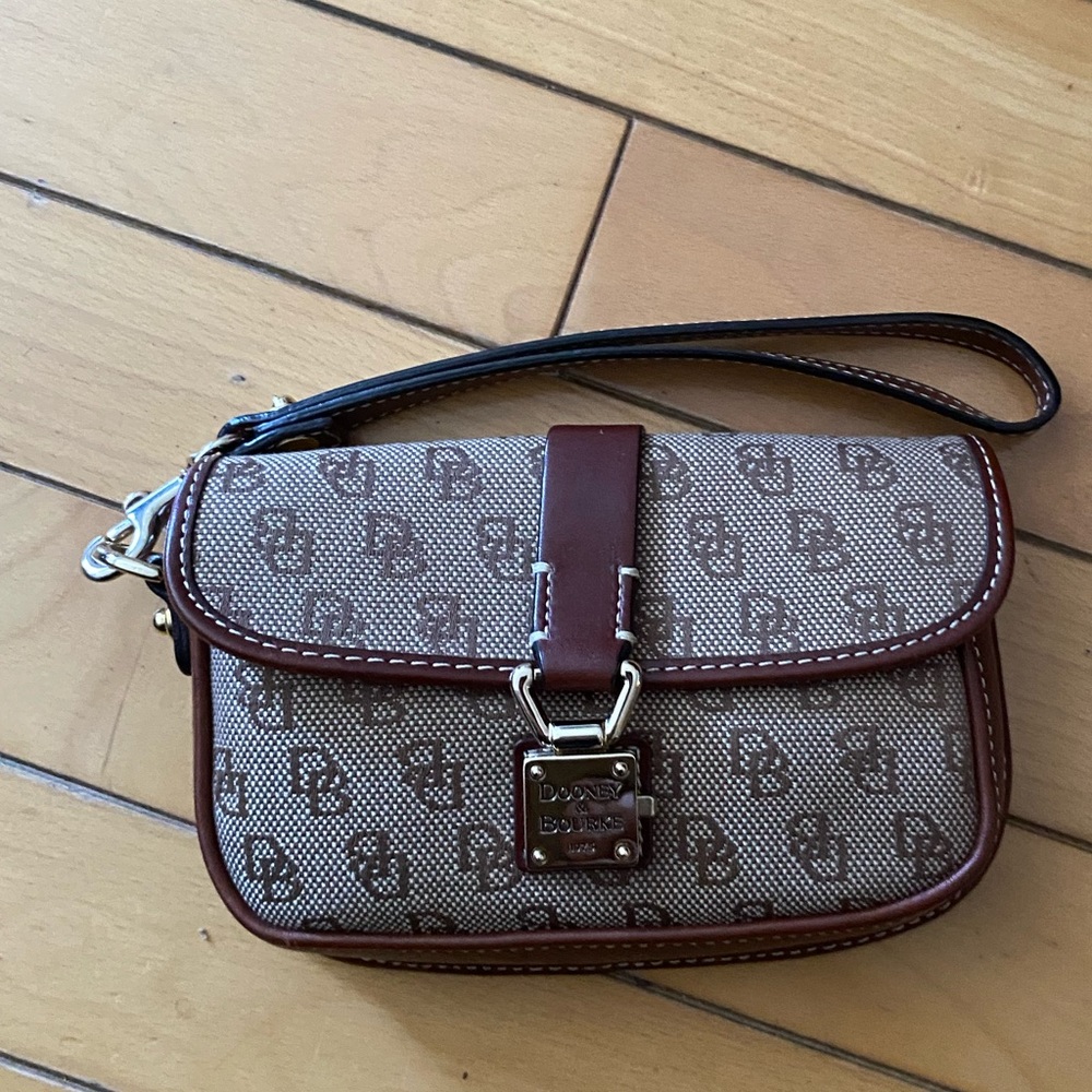 Dooney and Bourke signature wristlet